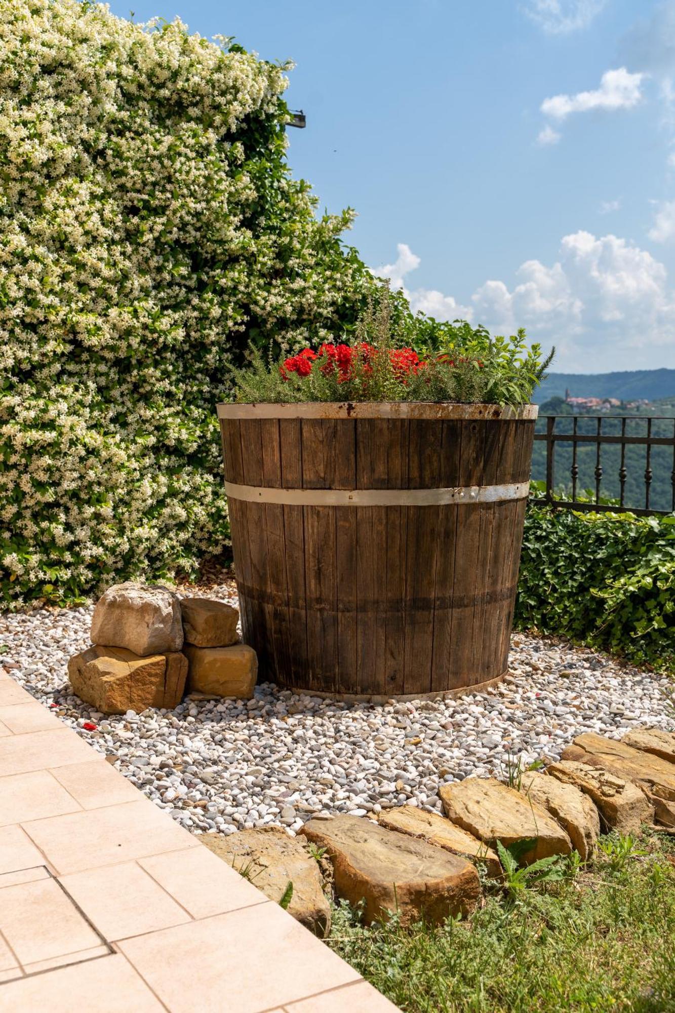 Hotel Stara šola - Oleander Resort Korte Exteriör bild